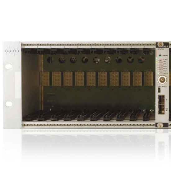 Rack modulaire AOIP (MRACK-IP) pour Type-R Calrec, composé de :