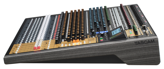 Console mixage 24 voies avec enregistreur multipiste