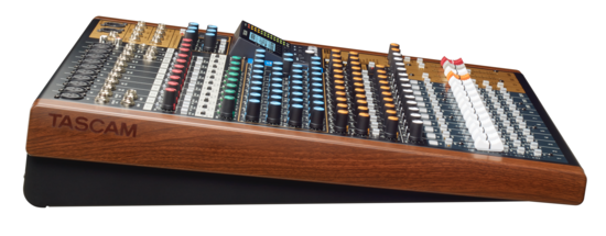Console mixage 16 voies avec enregistreur multipiste Tascam