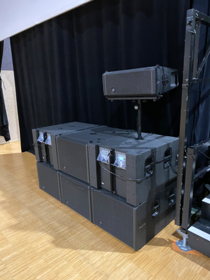 Eclairage et son au top avec Starway et DAS Audio dans la salle Le Forum