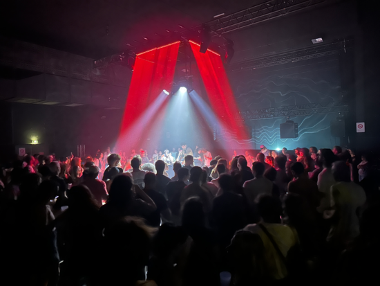 Set-up immersif haut de gamme à Biarritz avec FLUX:: et JBL Professional !